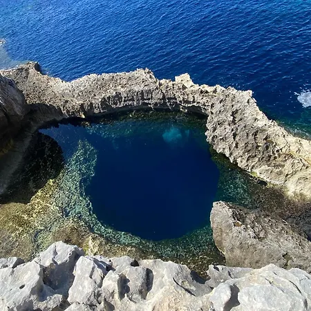 Apartment Sunshine - Modern Two Bedroom Penthouse With Terrace