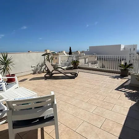 Sunshine - Modern Two Bedroom Penthouse With Terrace *