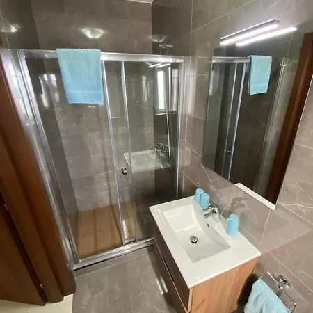 Sunshine - Modern Two Bedroom Penthouse With Terrace Daire