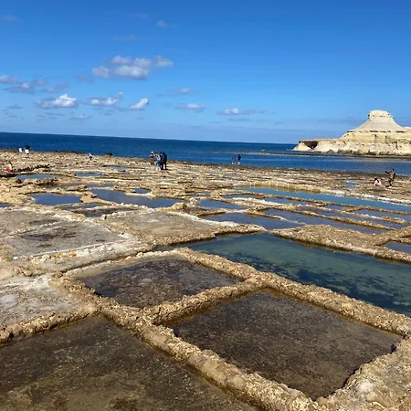 Sunshine - Modern Two Bedroom Penthouse With Terrace 아파트 멜리에하