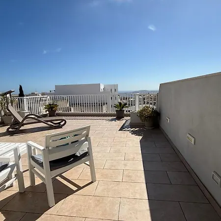 Sunshine - Modern Two Bedroom Penthouse With Terrace *