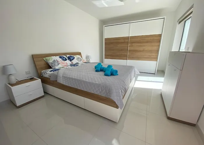 Sunshine - Modern Two Bedroom Penthouse With Terrace * Mellieħa