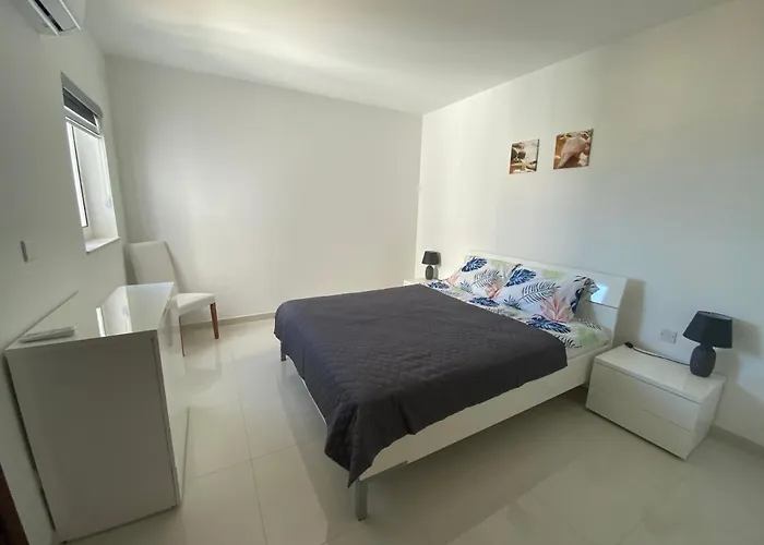 Sunshine - Modern Two Bedroom Penthouse With Terrace * Mellieħa