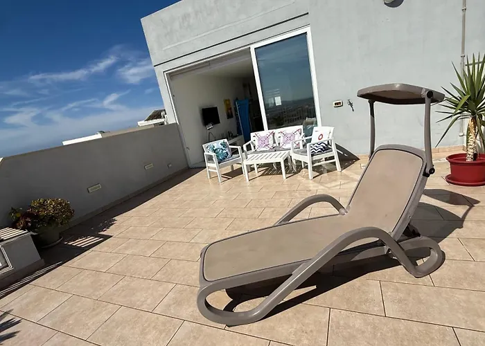 Sunshine - Modern Two Bedroom Penthouse With Terrace